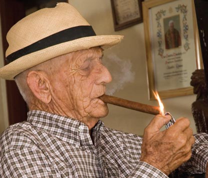 Cuban tobacco grower Alejandro Robaina dies at age 91