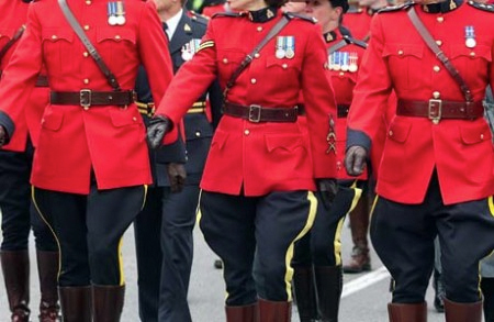 Feds threaten to march Mounties out of B.C.