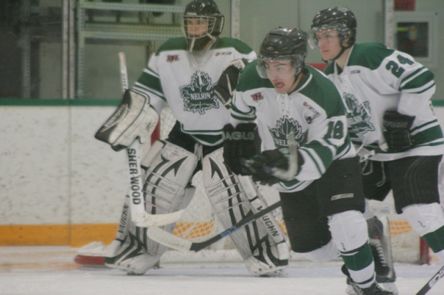 Walton backstops Leafs to 5-2 win over Castlegar Rebels in Murdoch showdown