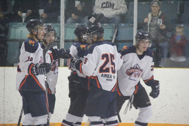 Hawks sweep past Chiefs to KIJHL title, double Kelowna 4-2 Sunday