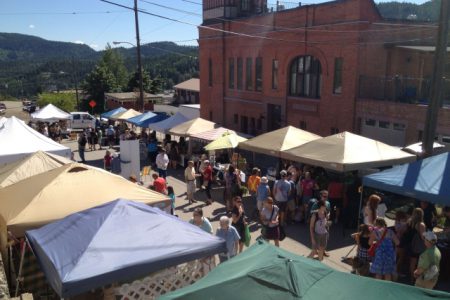 Free ice cream and laundry lines at this week's farmers' market to celebrate a successful Energy Diet