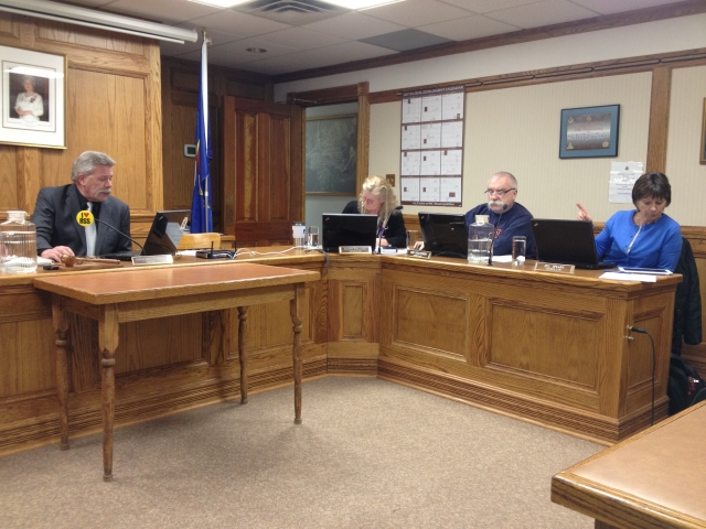 Council votes 4-3 against an apology to Rosslanders