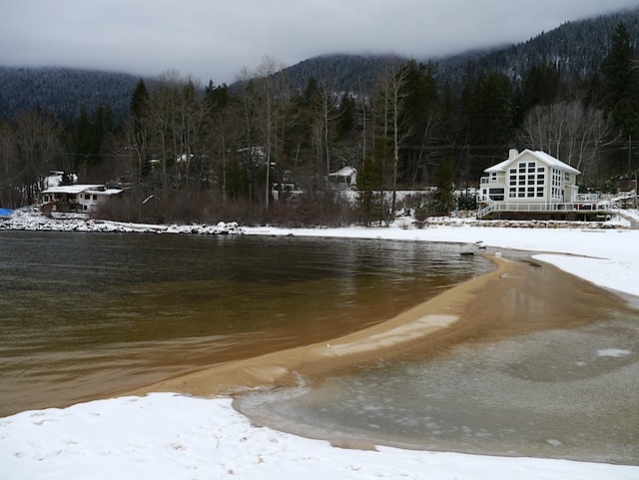 North Shore Citizens Protest Alberta Summer Resident Dock