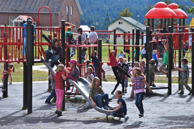 Rossland offers school district a deal to maintain K-12 in the community