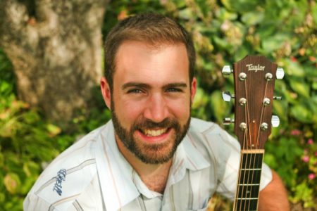 Children’s Entertainer Will Stroet Touring Kootenay Libraries