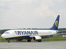 Ireland's Ryanair sue Associated Newspapers, Mirror Group