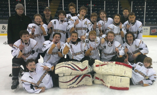 PHOTO: Castlegar gets taste of gold thanks to Bantam Rebels