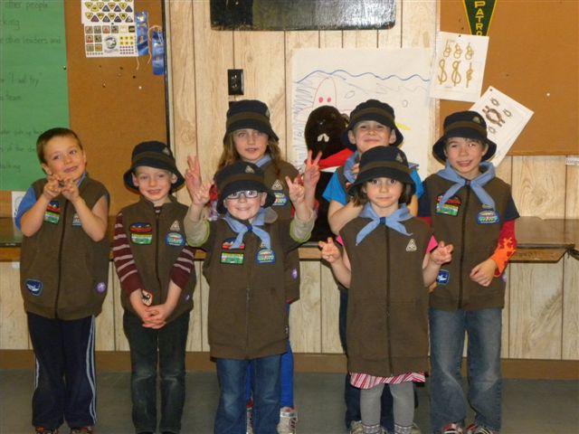 THIS WEEKEND! 2nd Rossland Scouts need your help with their Community Garage Sale