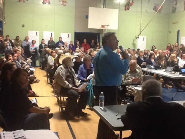 Meeting on fate of Blueberry Creek school draws hundreds