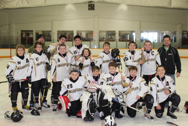 Castlegar PeeWee House teams take gold and silver in Stateside tourney