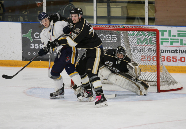 Selkirk Saints break out brooms to sweep pair of home games from UVIC Vikes