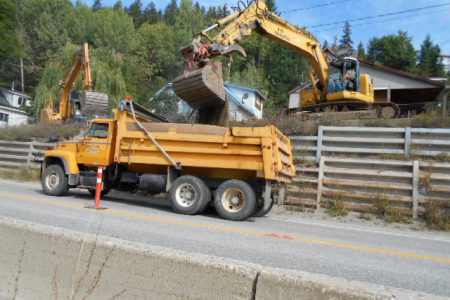 Traffic Adjustments During Retaining Wall Replacement on Highway 3-B