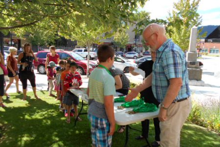 MP Hands Out Summer Reading Club Awards