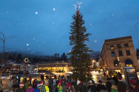 Rekindle the Spirit of Christmas with music, Experiences Canada, and more