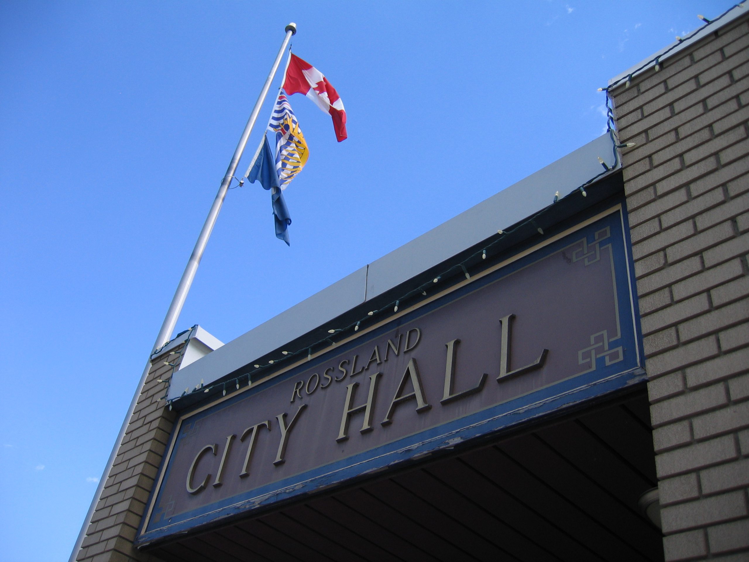 COUNCIL MATTERS: Scoff-laws beware! A preview of the Miners Hall reno; Street-light changes; and more.