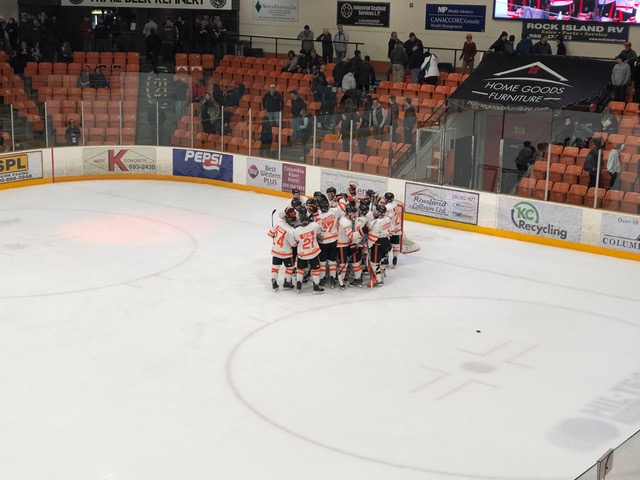 Two Third-Period Goals Lifts Smoke Eaters Past Vipers