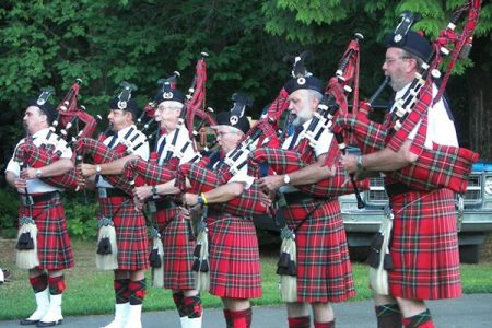 November 11th: Bagpipes and church bells mark 100 years