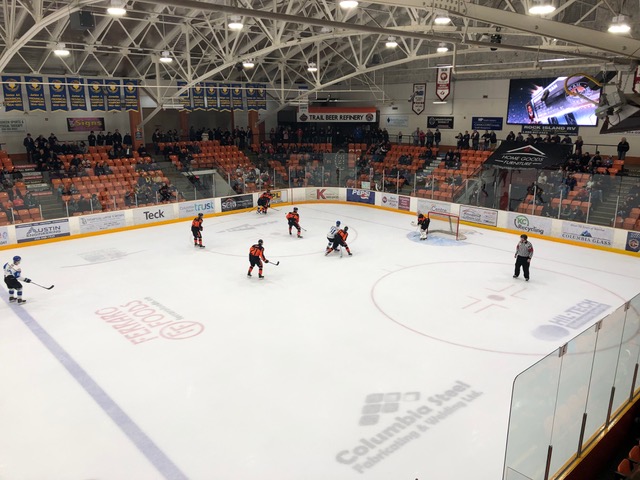 Smoke Eaters Fall In Home-And-Home Opener To Vees