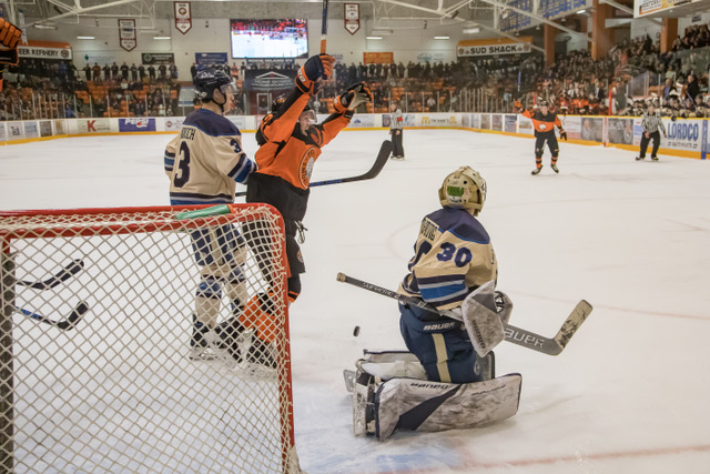 Smoke Eaters Surrender Five In Third In Loss To Vipers