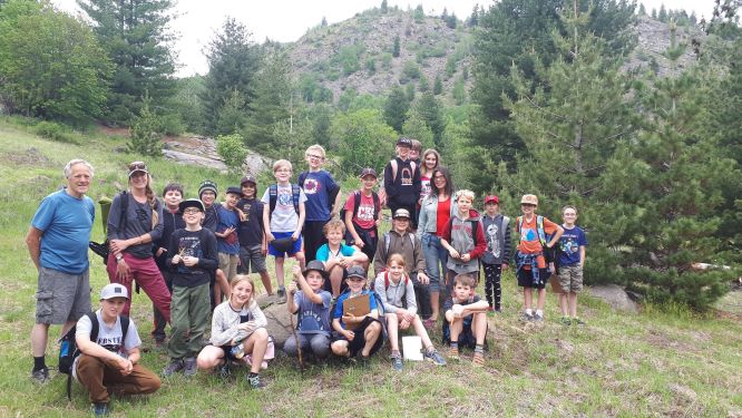 Elementary Students Create Field Guide to get People Outside