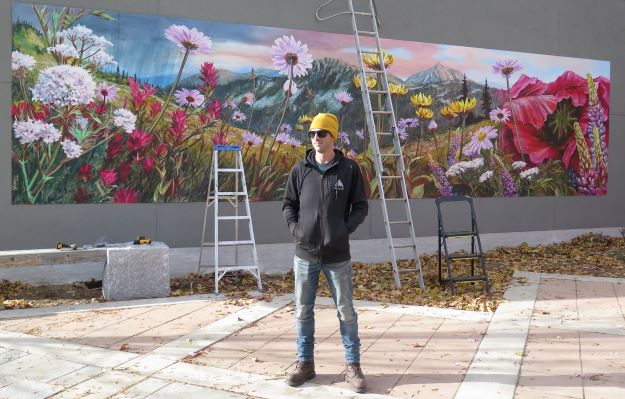 Rossland has a beautiful new mural
