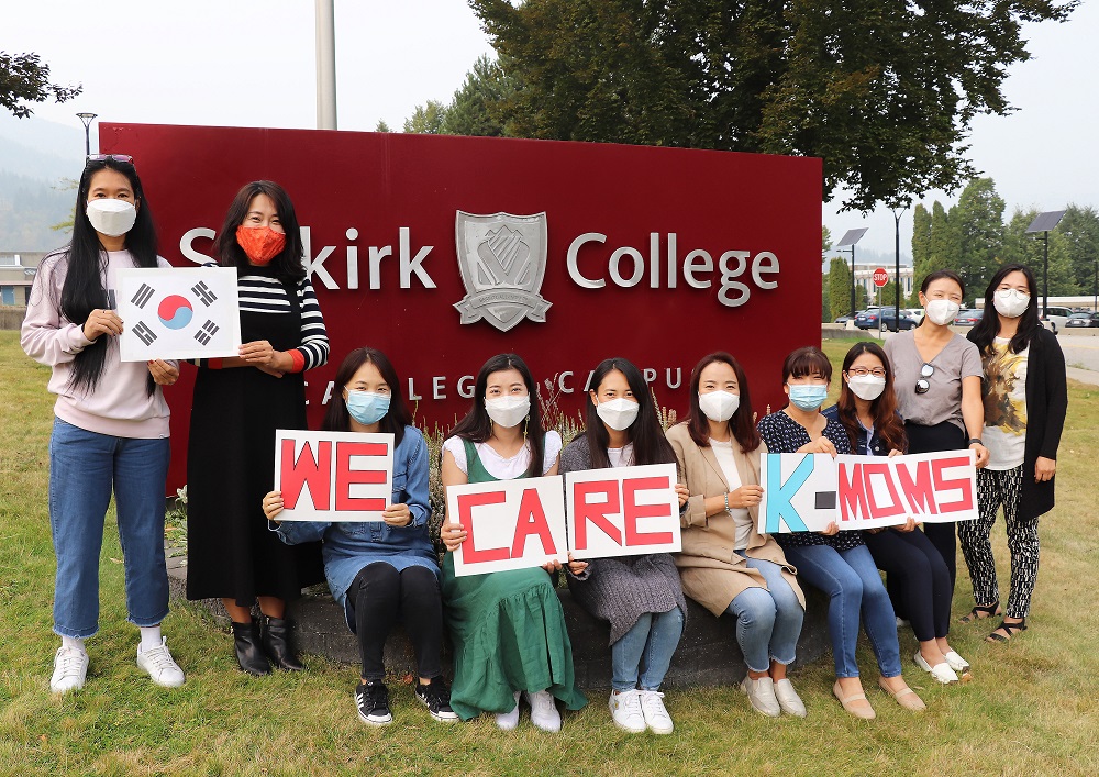 Newly Arrived Selkirk College International Students Get Helping Hands from Korean Moms