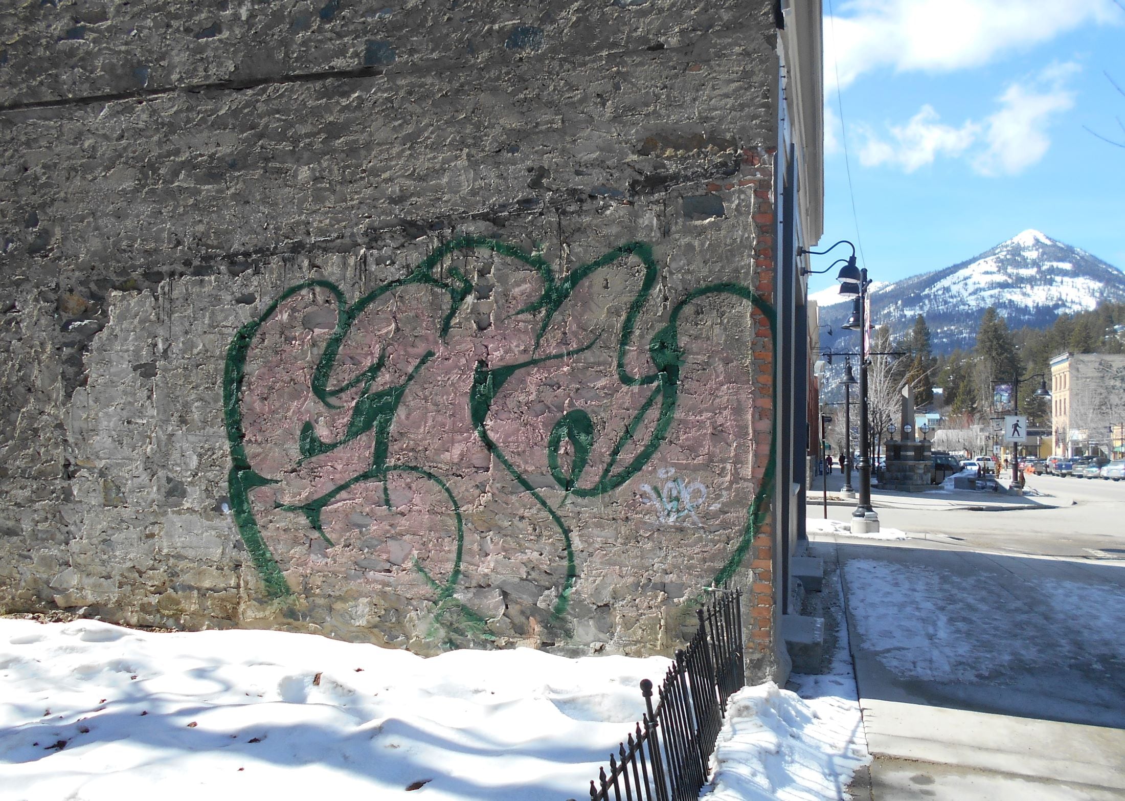 Editorial: Graffiti -- when spray-painted stuff is vandalism