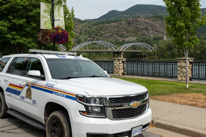 Trail RCMP issue warning about man trying to enter local home